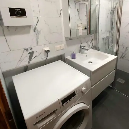 شقة Moderne In Mit Grosser Terrasse By Interhome